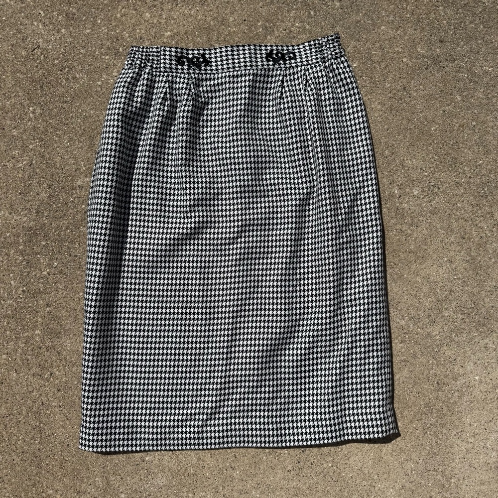 Classic Black and White Houndstooth Skirt